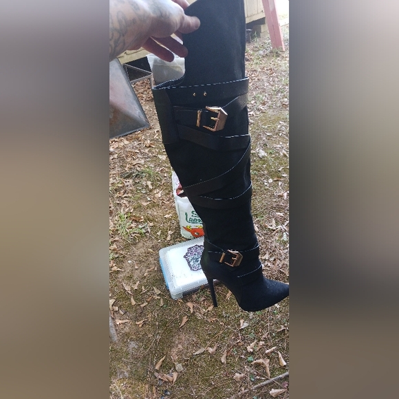 Thigh high boots - Picture 6 of 9